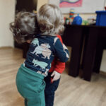 toddler social development making friends at baby classes