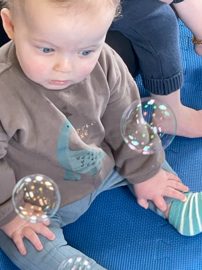 baby bubbles visual development